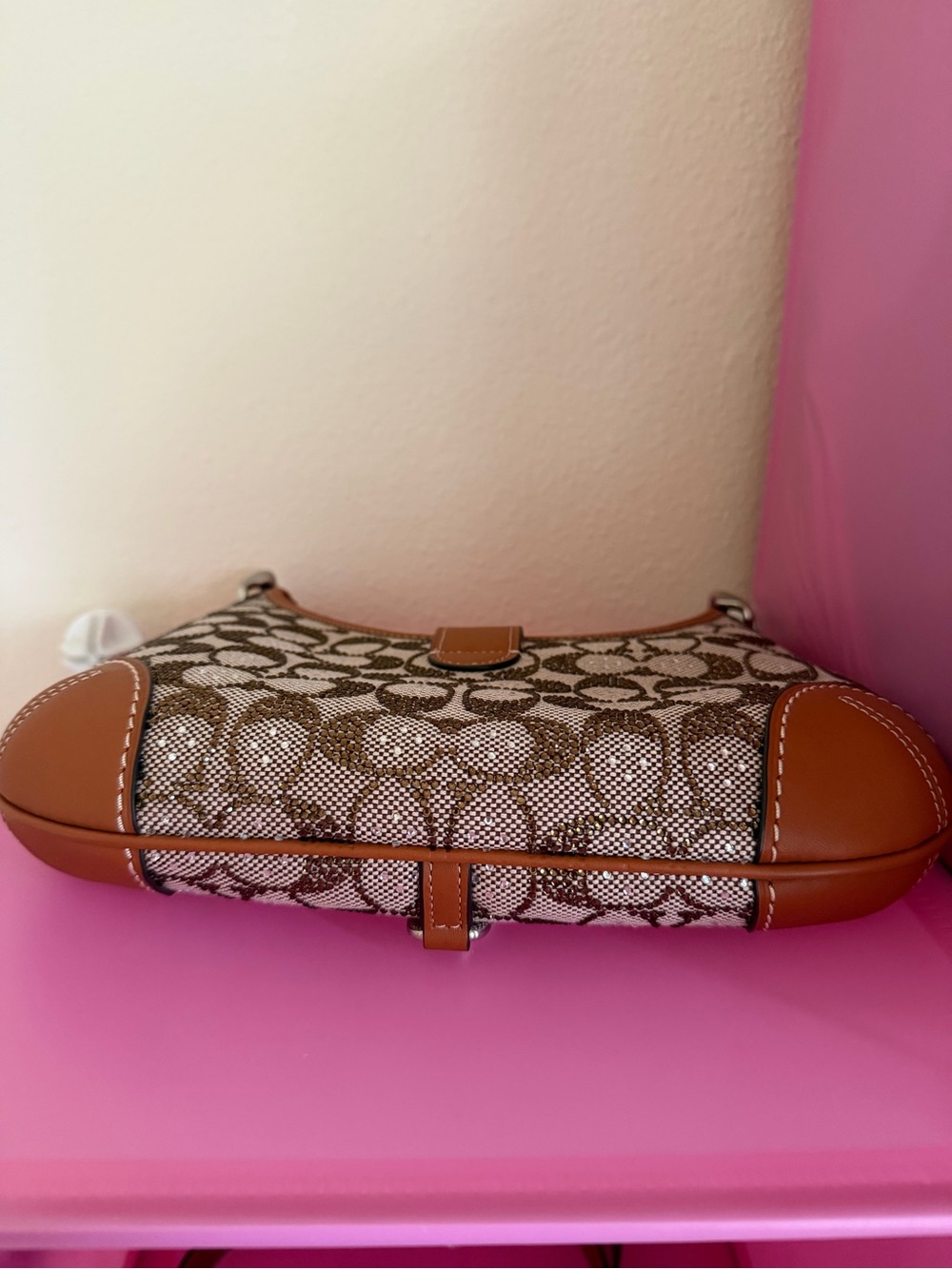 Coach Hamptons Hobo - Picture 6 of 9